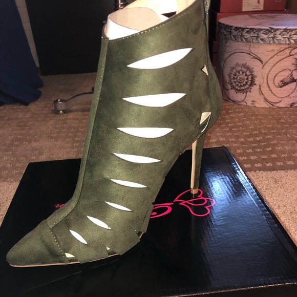 BOGO New olive heel - Picture 4 of 5